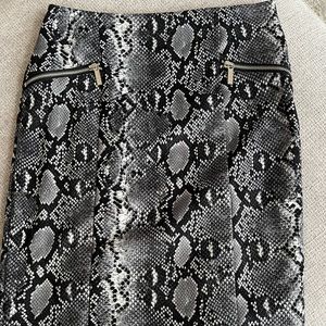 Size 4 Michael Kors knit skirt